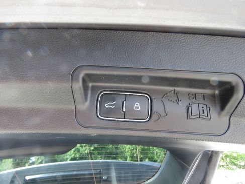 Used 2024 Ford Explorer XLT w/ Equipment Group 202A AWD/4WD image 19