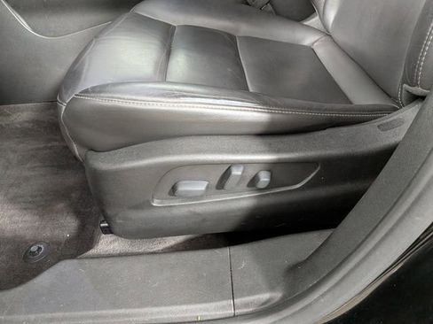 Used 2021 Cadillac XT4 Premium Luxury w/ Cold Weather Package image 18