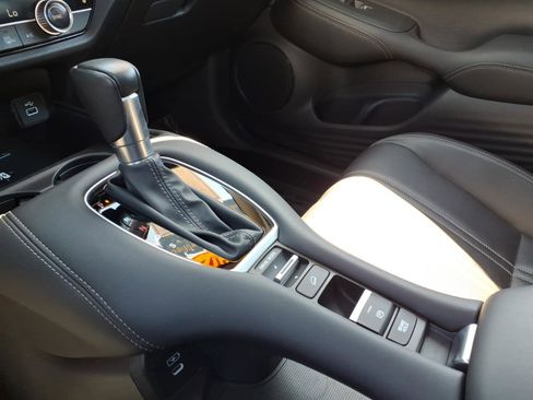 Certified 2024 Honda HR-V EX-L image 22