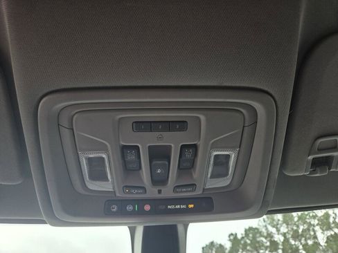 Used 2020 Chevrolet Silverado 1500 LT Trail Boss image 16