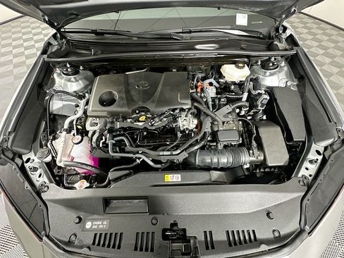 Used 2025 Toyota Camry XLE image 32
