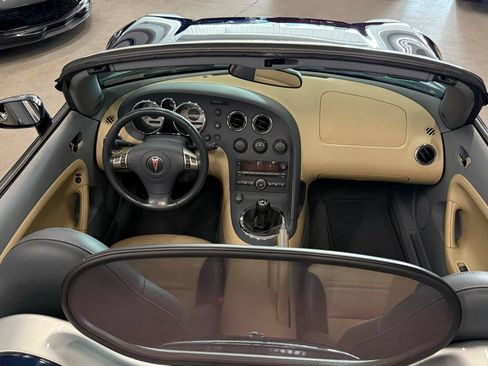 Used 2006 Pontiac Solstice Convertible w/ Premium Package RWD image 26