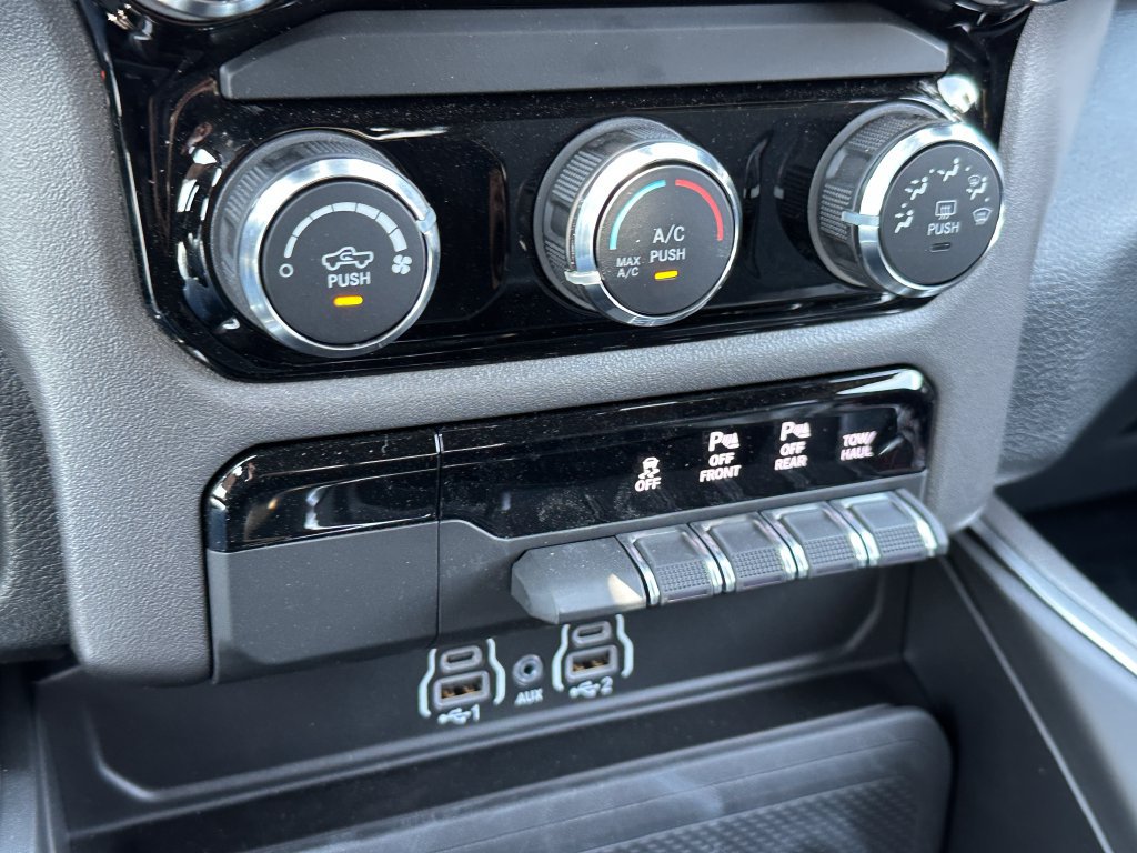 New 2026 RAM 1500 Express AWD/4WD image 27
