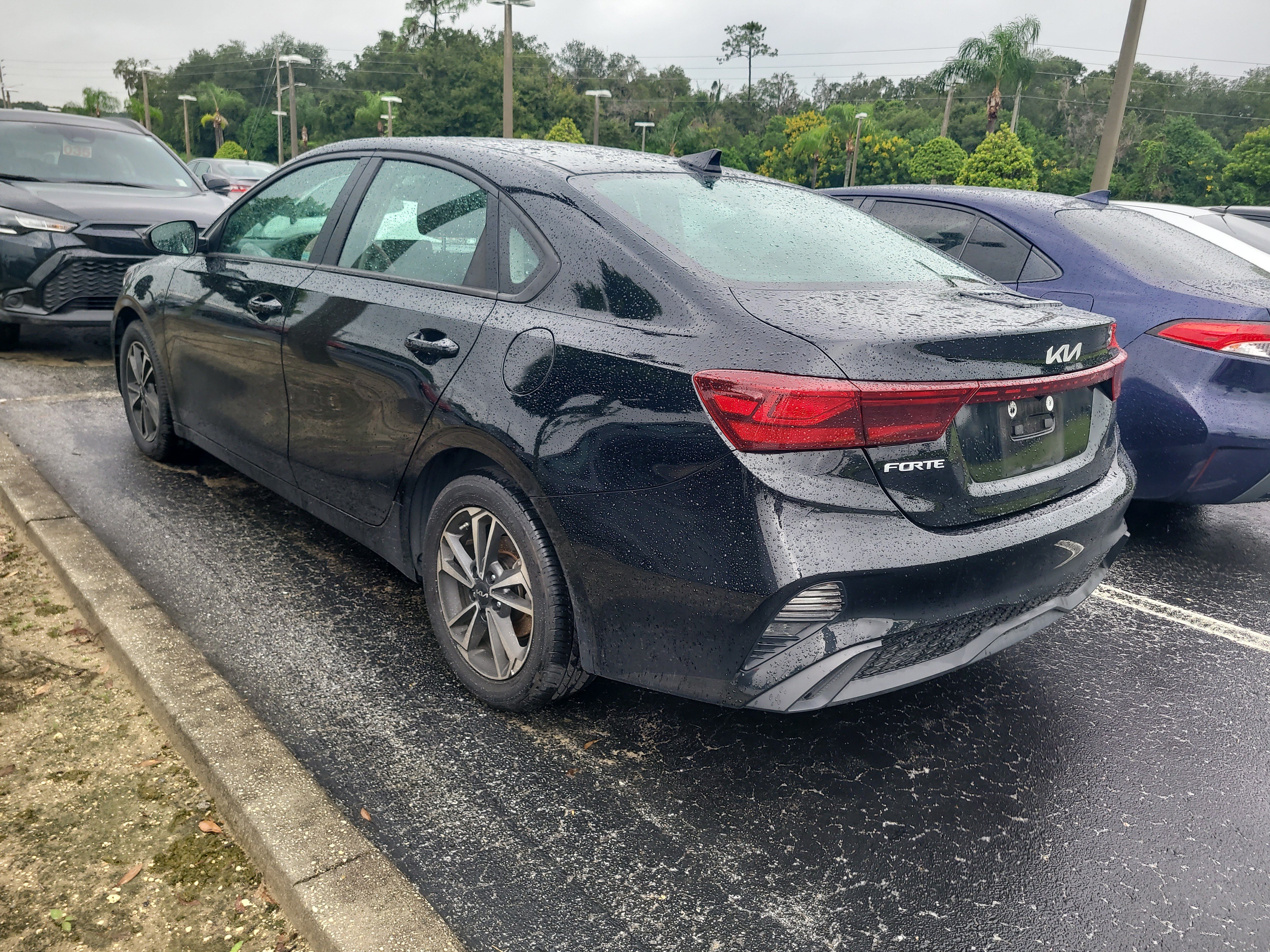 Used 2024 Kia Forte LXS w/ LXS Technology Package FWD image 5