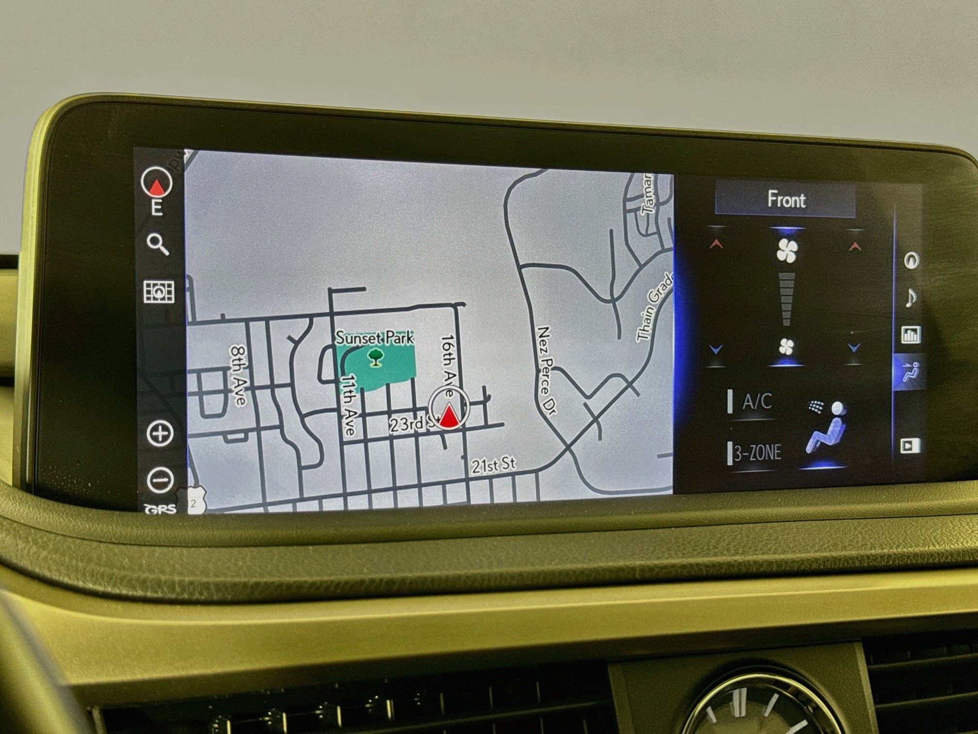 Used 2021 Lexus RX 450hL AWD w/ Premium Package image 18