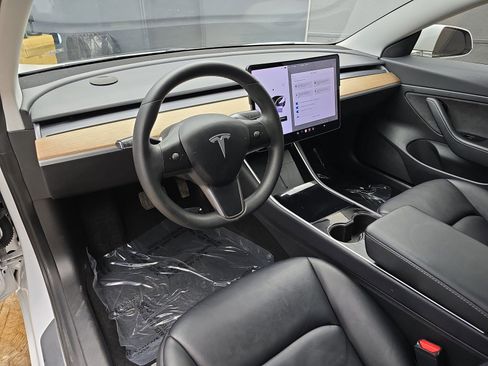 Used 2020 Tesla Model 3 RWD image 17