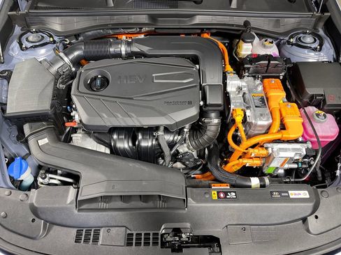 Certified 2025 Hyundai Sonata Limited FWD image 9