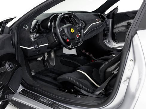 Used 2020 Ferrari 488 Pista Coupe image 14