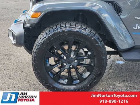 Used 2022 Jeep Wrangler Unlimited Sahara AWD/4WD image 12