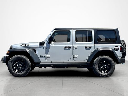 Used 2023 Jeep Wrangler Unlimited AWD/4WD image 2