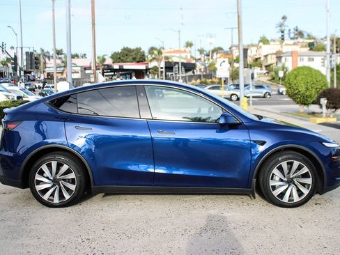 Used 2026 Tesla Model Y Long Range AWD/4WD image 7