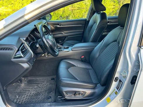 Used 2023 Toyota Camry SE image 14
