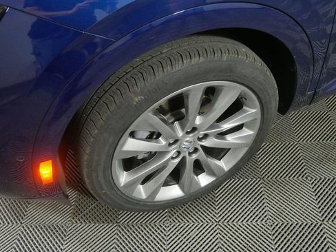 Used 2023 Buick Envision Avenir AWD/4WD image 11