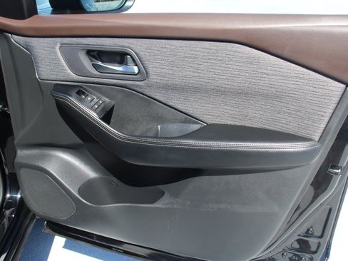Used 2023 Nissan Rogue SV FWD image 18