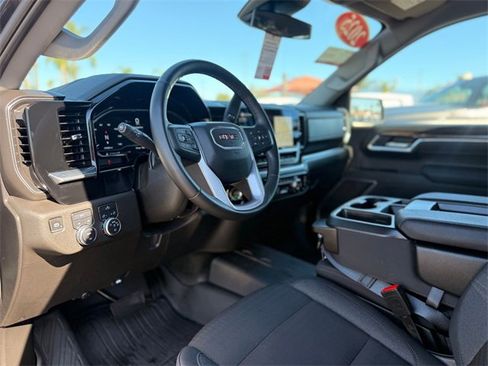 Used 2025 GMC Sierra 1500 Elevation image 10