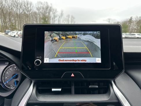 Certified 2024 Toyota Venza LE image 39