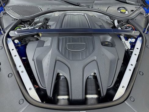 Certified 2025 Porsche Panamera RWD image 32