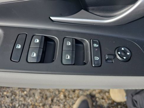 New 2026 Hyundai Elantra Limited FWD image 27