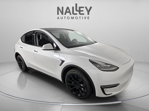 Used 2022 Tesla Model Y Long Range image 7