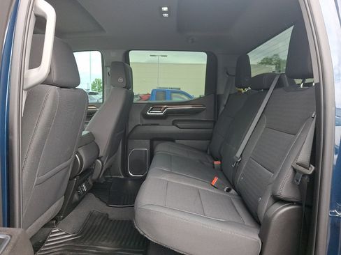 Used 2023 Chevrolet Silverado 1500 LT AWD/4WD image 10