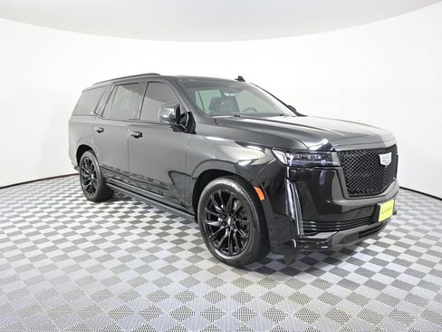 Used 2024 Cadillac Escalade Sport Platinum w/ LPO, ONYX Package AWD/4WD image 9