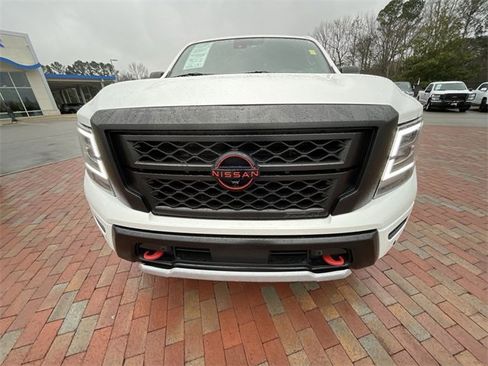 Used 2023 Nissan Titan PRO-4X w/ Pro-4x Convenience Package image 23