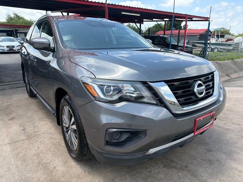 Used 2019 Nissan Pathfinder S AWD/4WD image 25