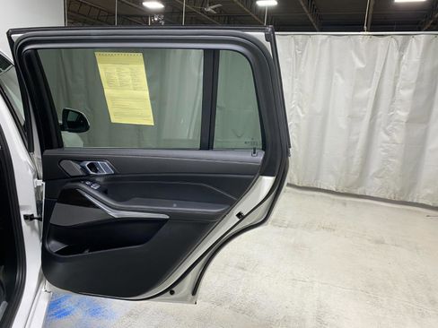 Used 2024 BMW X7 xDrive40i w/ Premium Package image 27