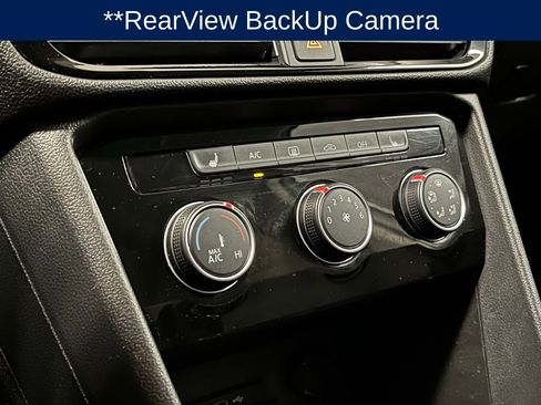 Used 2023 Volkswagen Taos SE image 11