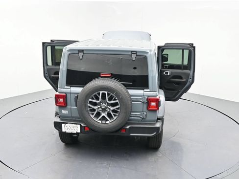 Used 2024 Jeep Wrangler Unlimited Sahara w/ Technology Group AWD/4WD image 23
