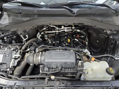 Used 2022 Ford Explorer XLT w/ Equipment Group 202A AWD/4WD image 35