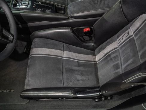 Used 2018 Porsche 911 GT3 RWD image 33
