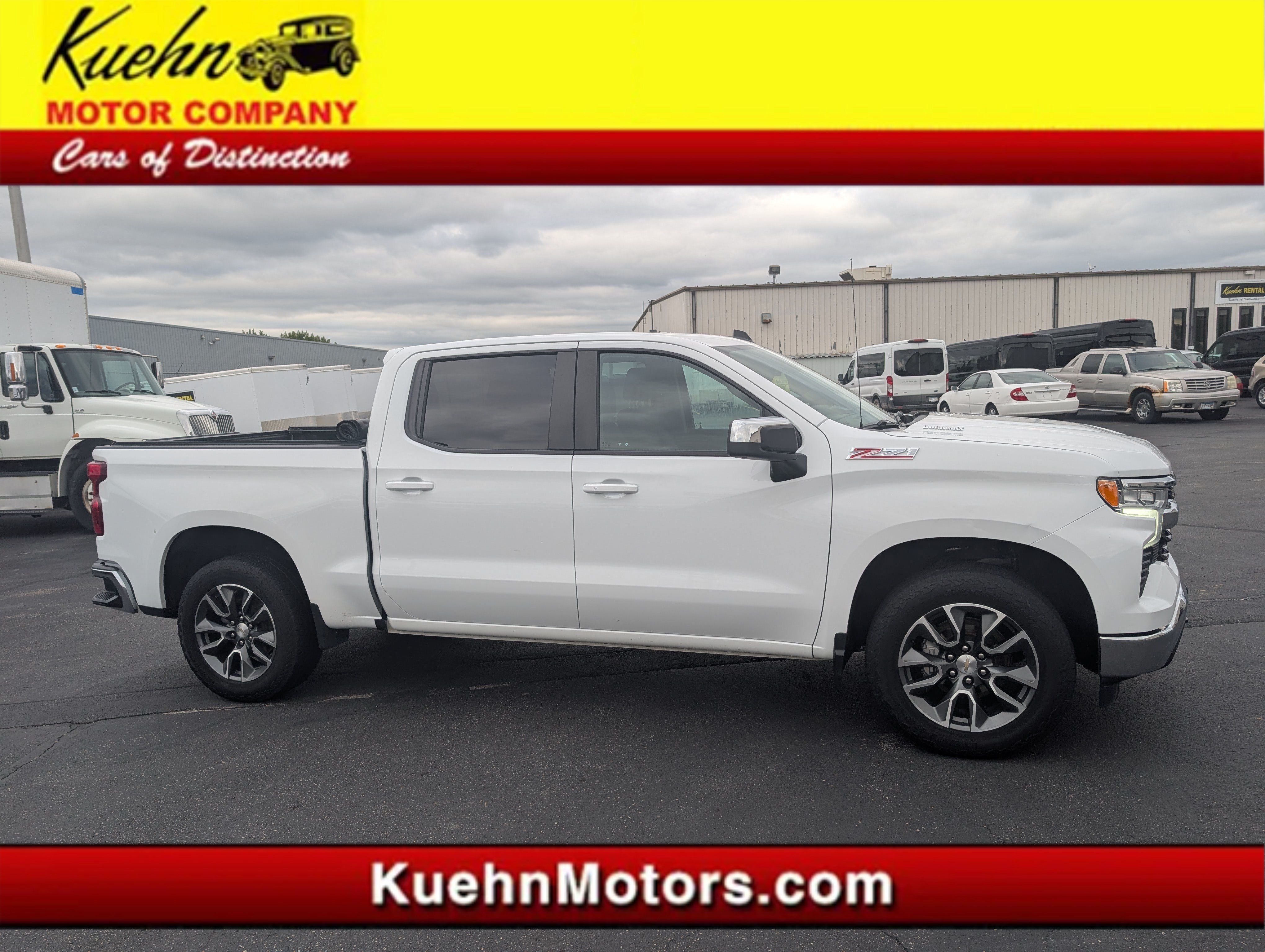 Used 2022 Chevrolet Silverado 1500 LT AWD/4WD image 1