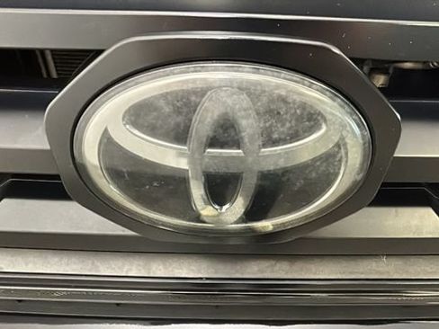 Used 2021 Toyota Tacoma SR AWD/4WD image 8