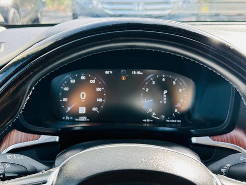 Used 2021 Volvo S60 T6 Momentum image 26