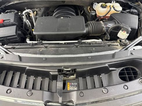 Used 2025 Chevrolet Suburban Z71 AWD/4WD image 19