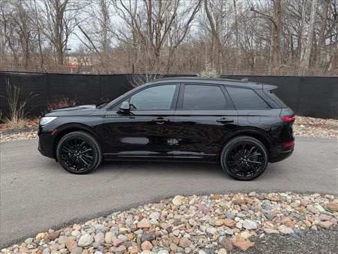 Certified 2023 Lincoln Corsair Reserve w/ Equipment Group 201A image 2