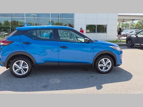 Used 2025 Nissan Kicks Play S FWD image 34