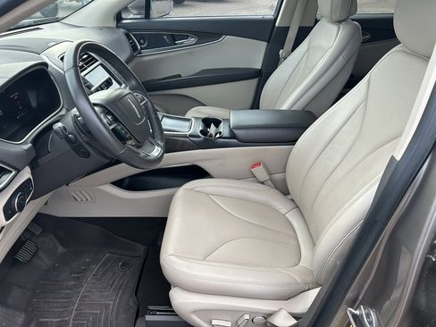 Used 2020 Lincoln Nautilus Reserve image 10