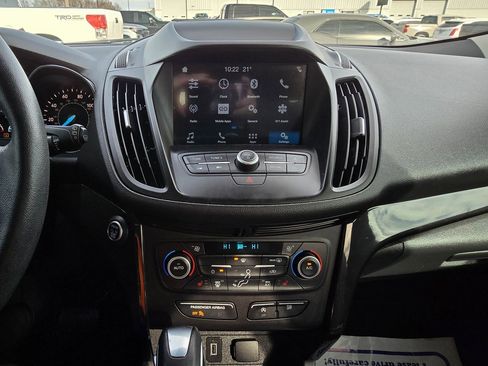 Used 2019 Ford Escape SE image 12