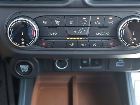 Used 2023 Ford Maverick Lariat w/ Lariat Luxury Package FWD image 16