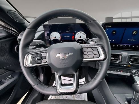Used 2025 Ford Mustang GT RWD image 5