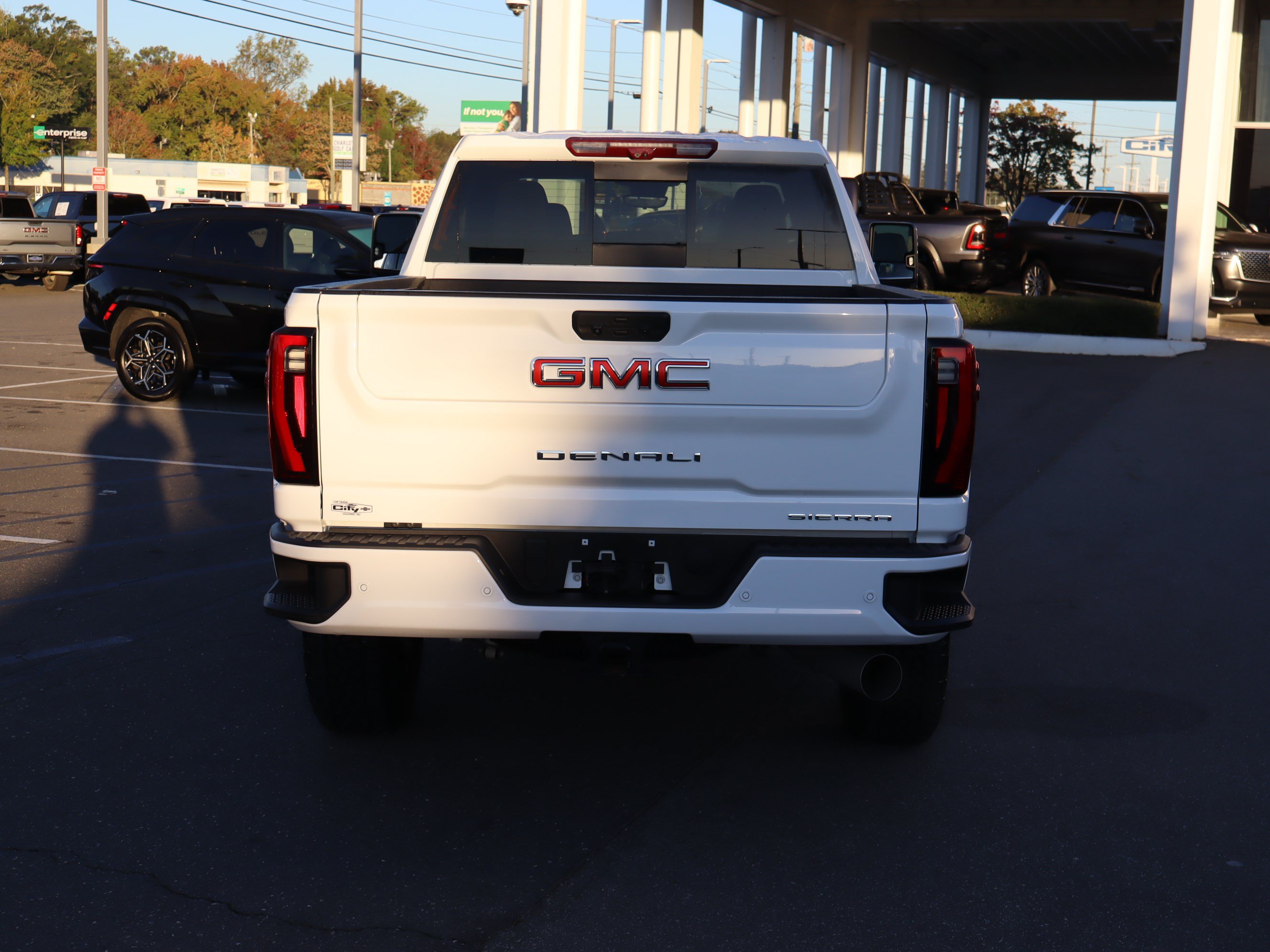 Used 2025 GMC Sierra 2500 Denali w/ Denali Reserve Package AWD/4WD image 9