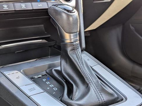 Used 2018 Hyundai Elantra Value Edition FWD image 12