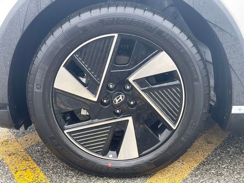 New 2025 Hyundai Ioniq 5 SEL image 9