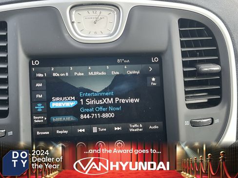 Used 2023 Chrysler 300 Touring w/ Sport Appearance Package image 29