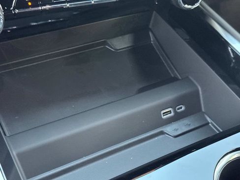 New 2025 Chevrolet Suburban LS image 27