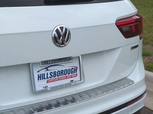 Used 2021 Volkswagen Tiguan SE AWD/4WD image 22