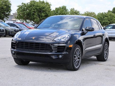 Used 2018 Porsche Macan AWD/4WD image 6