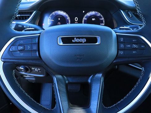 New 2025 Jeep Grand Cherokee Limited image 3